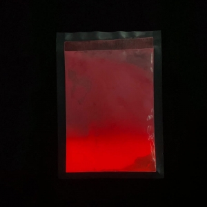 Красный светящийся в темноте пигментный порошок